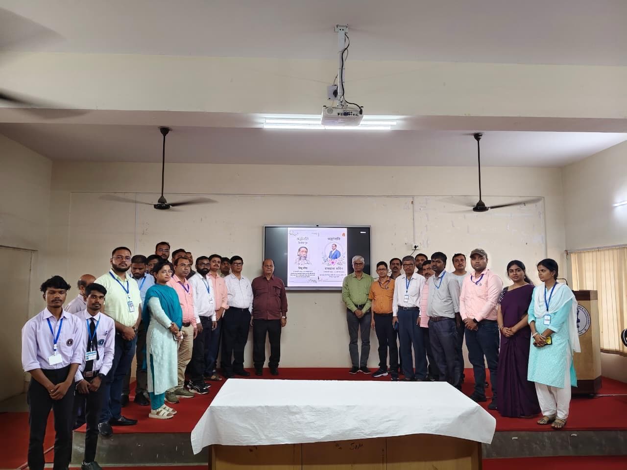 East Singhbhum News : बीए इंजीनियरिंग कॉलेज ने दिशोम गुरु व रामदास सोरेन को किया याद