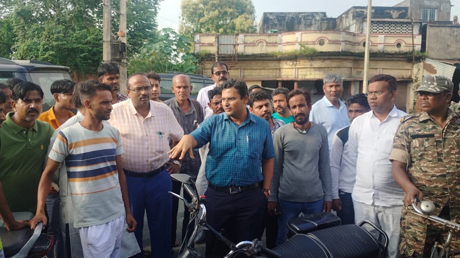 Giridih News :फोरलेन निर्माण को ले हटेगा अतिक्रमण, एसडीएम ने दिया सात दिन का अल्टीमेटम