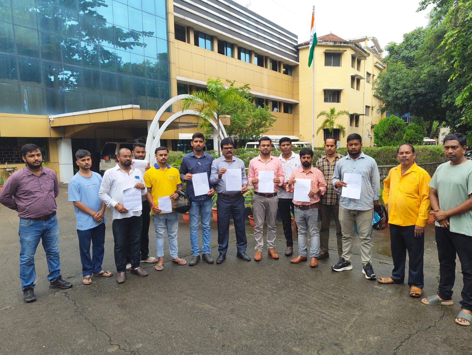 Jamshedpur News : डॉ अभिषेक से रंगदारी मांगने में नया मोड़, उपायुक्त से छह कथित पीड़ित ने की शिकायत