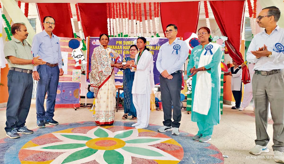 Chaibasa News : विज्ञान ही भविष्य की कुंजी : जोबा माझी