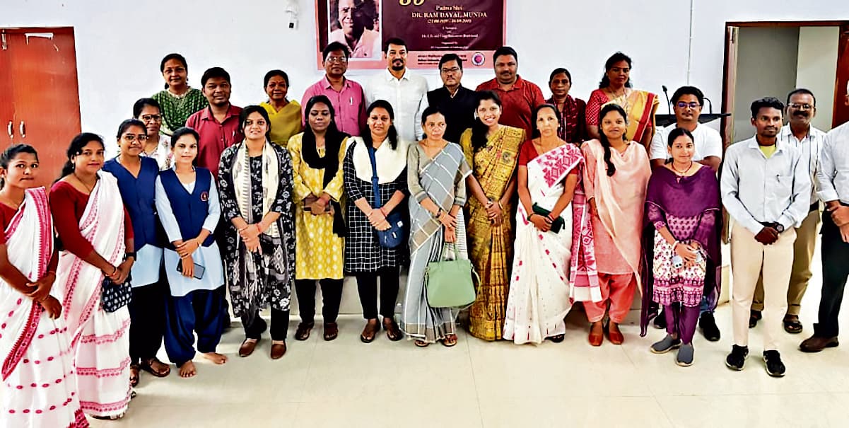 Chaibasa News : डॉ रामदयाल मुंडा का जीवन समाज सुधार व अधिकारों की लड़ाई को समर्पित रहा : डॉ मीनाक्षी