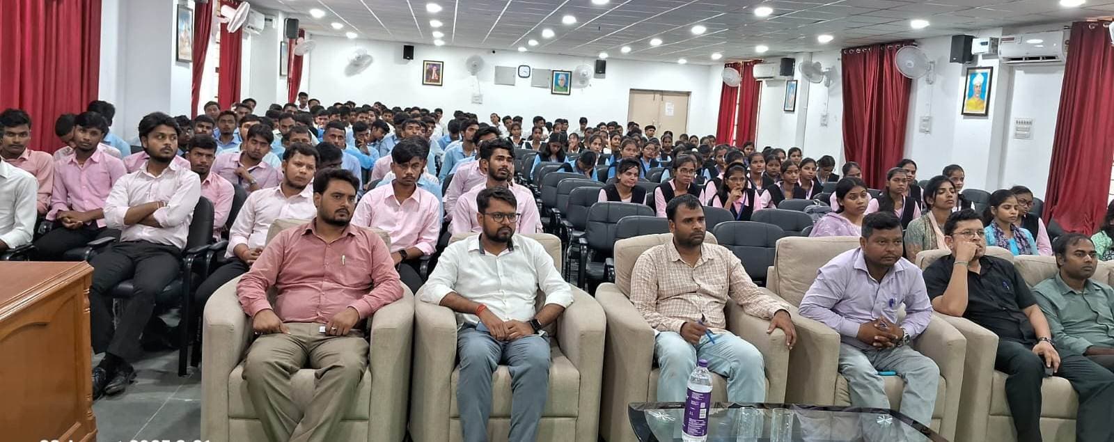 राष्ट्रीय अंतरिक्ष दिवस पर चंद्रयान एवं आदित्य एल-1 मिशन से कराया अवगत