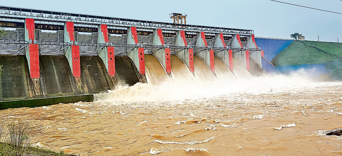 Bokaro News : तेनुघाट डैम के दस गेट खोले गये