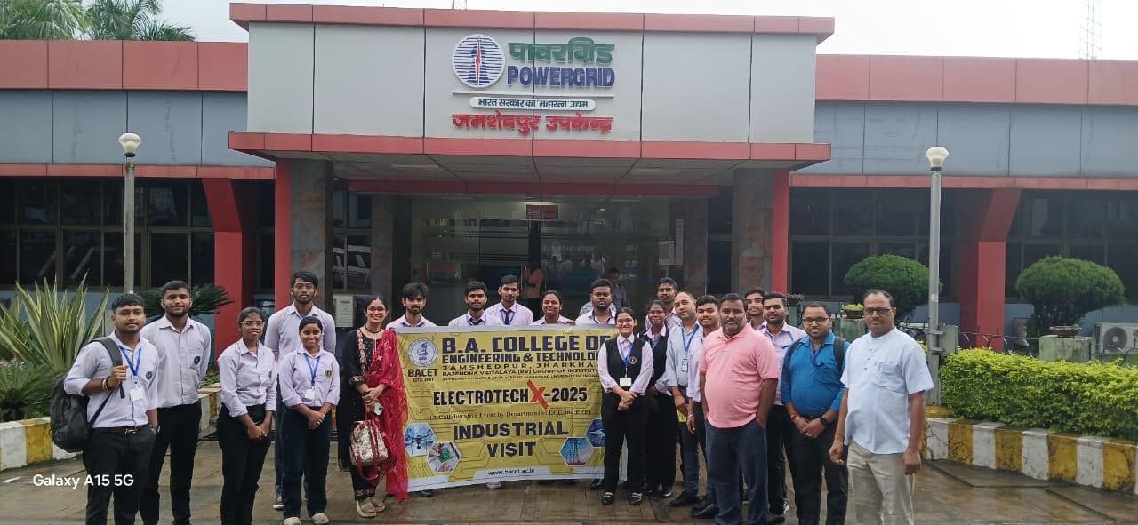 East Singhbhum News : छात्रों ने जानीं ट्रांसफाॅर्मर व संचार प्रणाली की बारीकियां