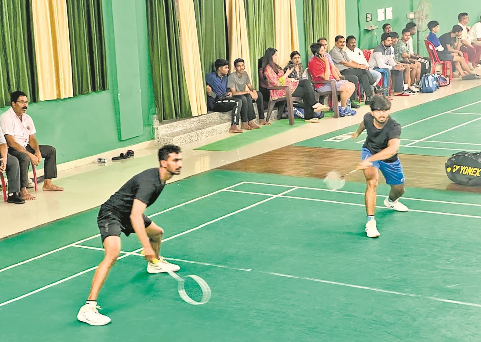 jharkhand state badminton championship: जमशेदपुर की सारा, अंशिका, सूरज व कृष दुबे सेमीफाइनल में