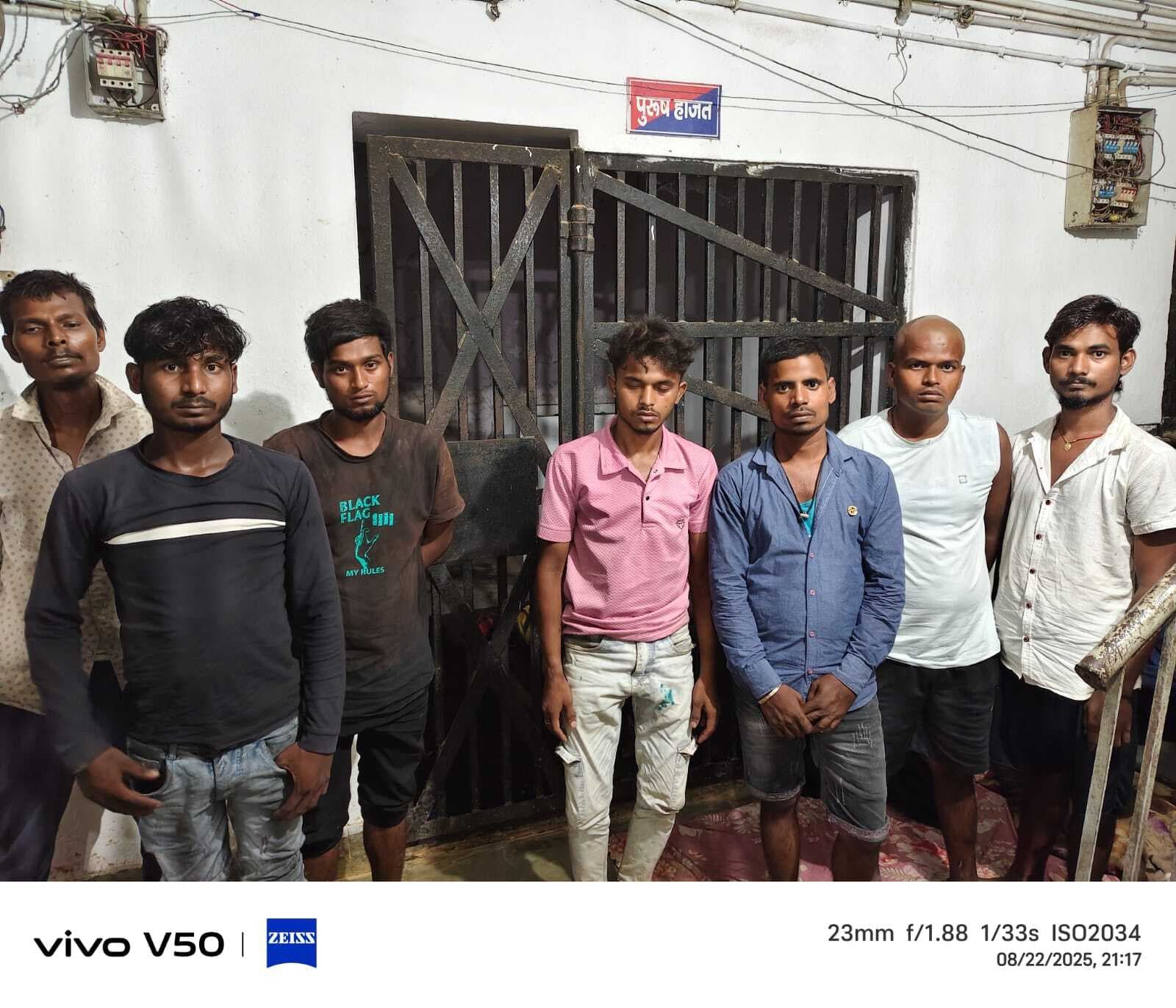 सात तस्कर हुए गिरफ्तार ब्राउन शुगर व नकदी जब्त