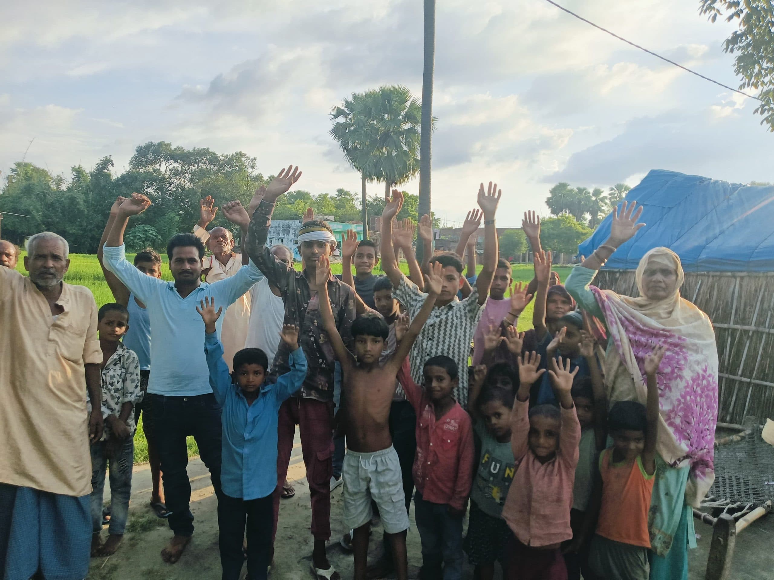 पंचदेवरी के राजापुर भाटटोली में सड़क के लिए ग्रामीणों ने उठायी आवाज, प्रदर्शन