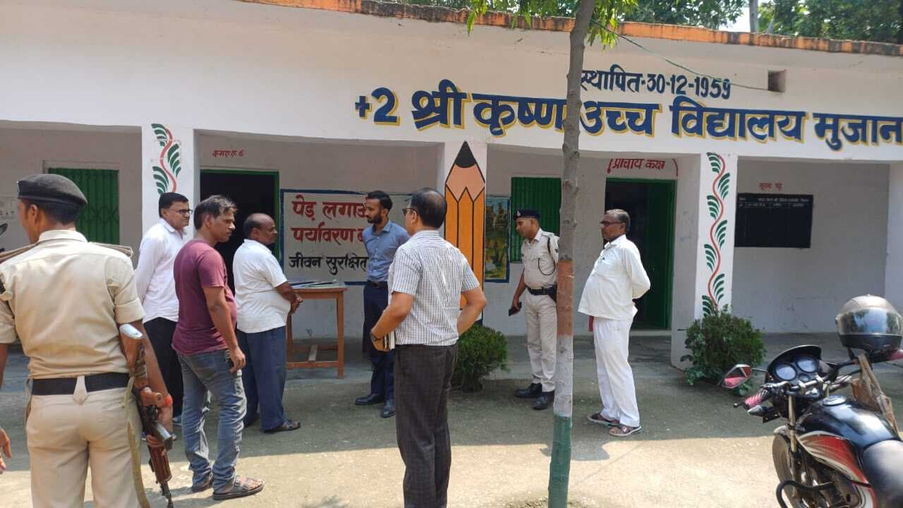 सुरक्षा बलों के ठहराव के लिए विद्यालयों का किया निरीक्षण