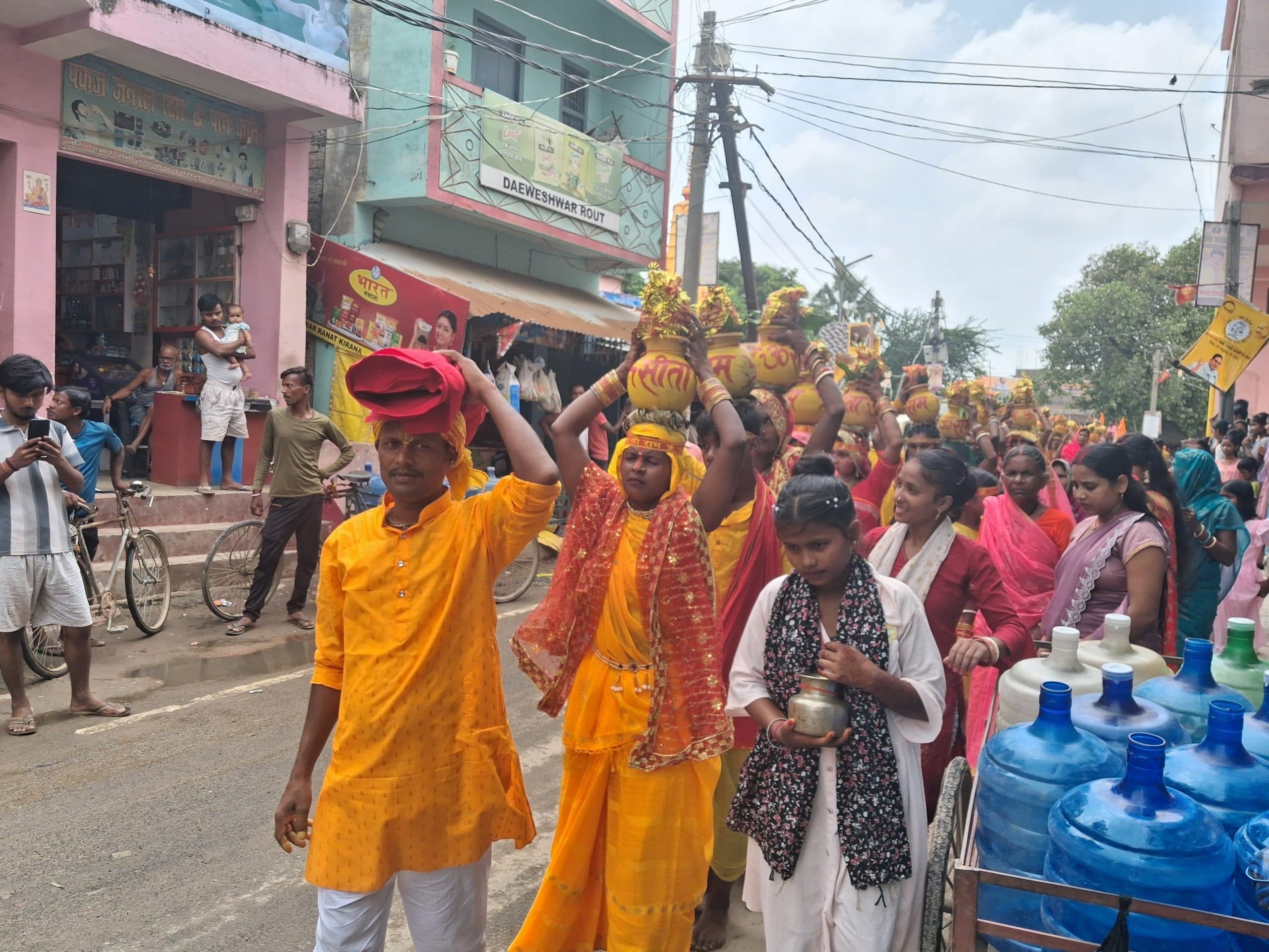 Samastipur News:कलश यात्रा के साथ श्रीराम कथा का हुआ शुभारंभ