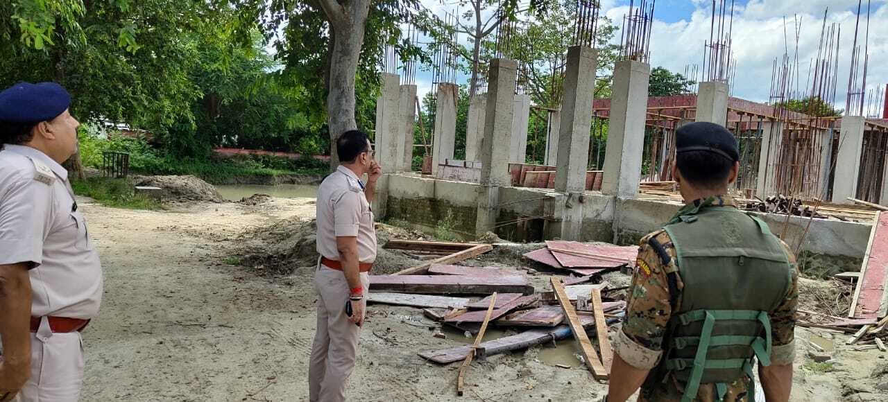 Bettiah : एसपी ने नव निर्माणाधीन पुलिस लाइन भवन का किया निरीक्षण, दिया निर्देश