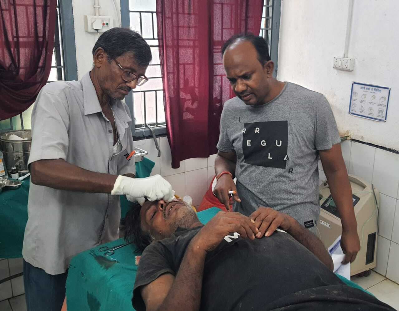 जबरन दीवार देने के विवाद में सहोदर भाइयों के बीच मारपीट, छह घायल