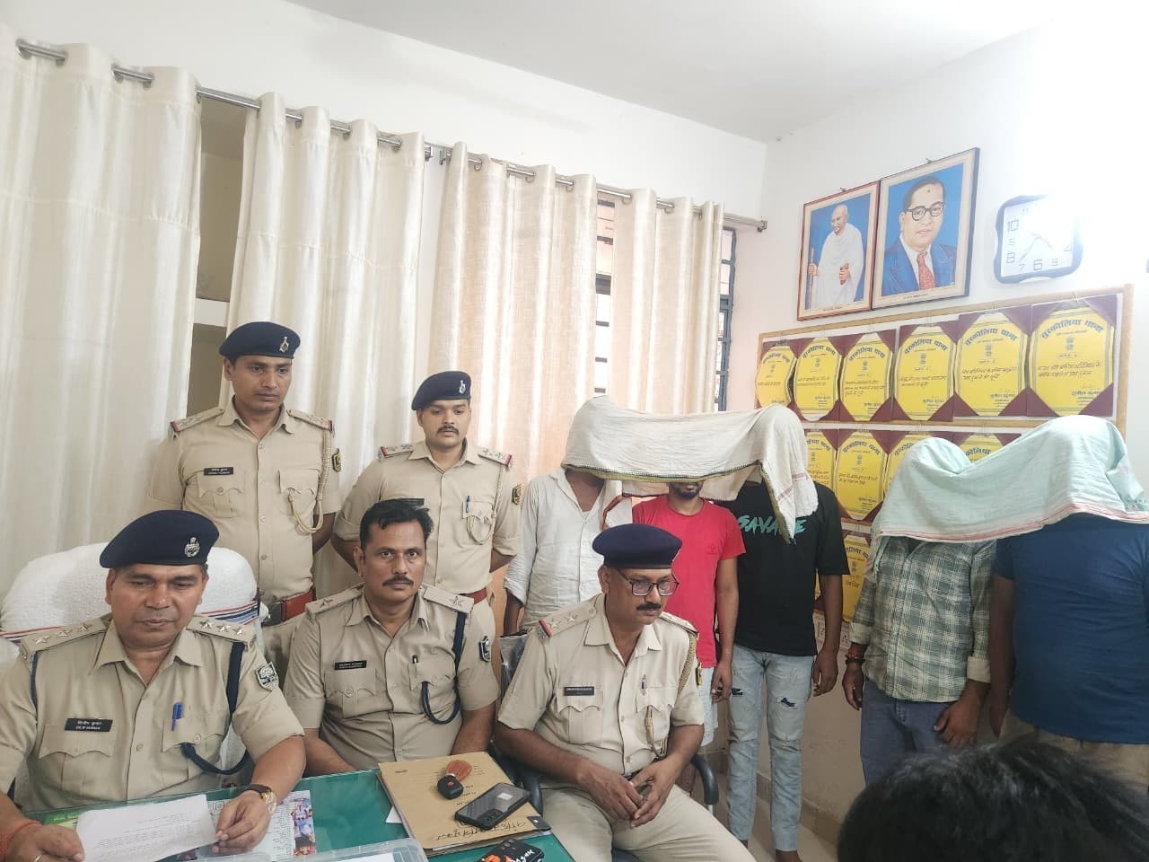 Motihari: कवलपुर में सीएसपी संचालक को गोली मार लूटपाट करने वाले पांच बदमाश गिरफ्तार