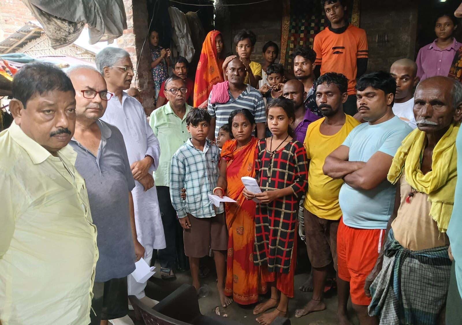 कसबा में भूमिहीनों को मिले सरकार की सुविधा : डाॅ एके गुप्ता