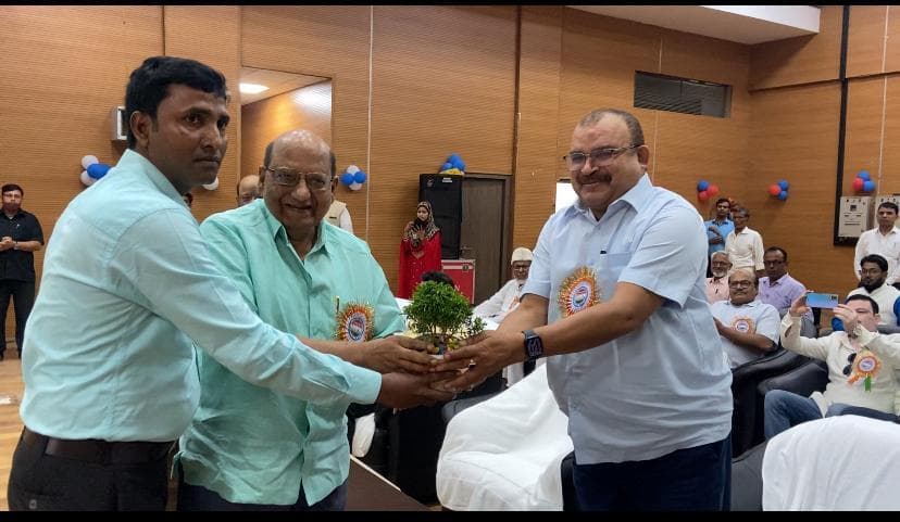 कोई भी भाषा उर्दू के बिना है अधूरी - डीडीसी