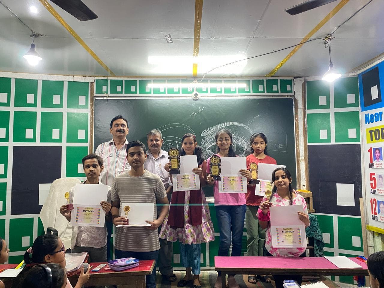 मंडाला डिजाइन प्रतियोगिता में छात्रों ने दिखाये हुनर