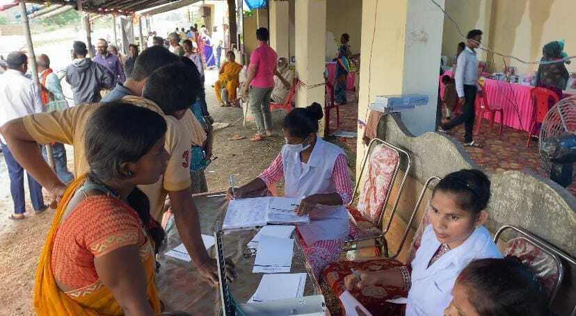 शिविर में 450 ग्रामीणों की हुई निःशुल्क जांच
