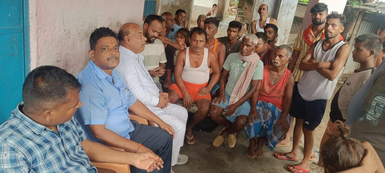 लोजपा आर की टीम पहुंची अतरी विधानसभा क्षेत्र