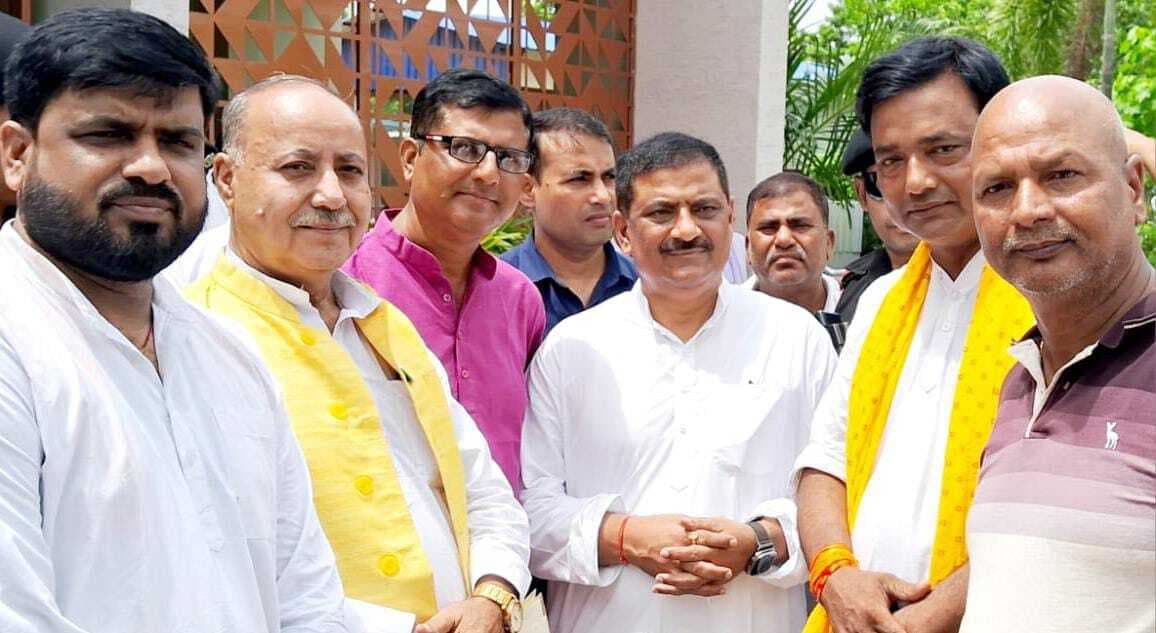 Darbhanga News: चाैक के जल्द सौंदर्यीकरण का संजय कुमार झा ने दिया आश्वासन