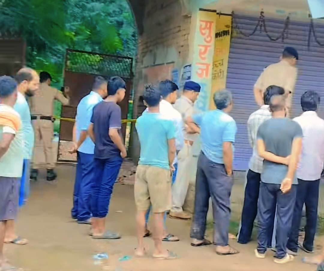 माली बाजार में ज्वेलरी दुकान से सात किलो चांदी व एक लाख कैश की चोरी