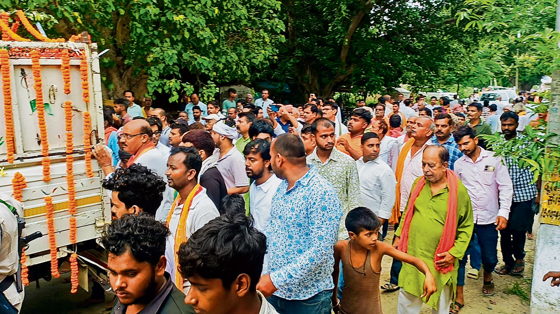 Gopalganj News  : नारायणी के तट पर पंचतत्व में विलीन हुए पूर्व सांसद काली प्रसाद पांडेय