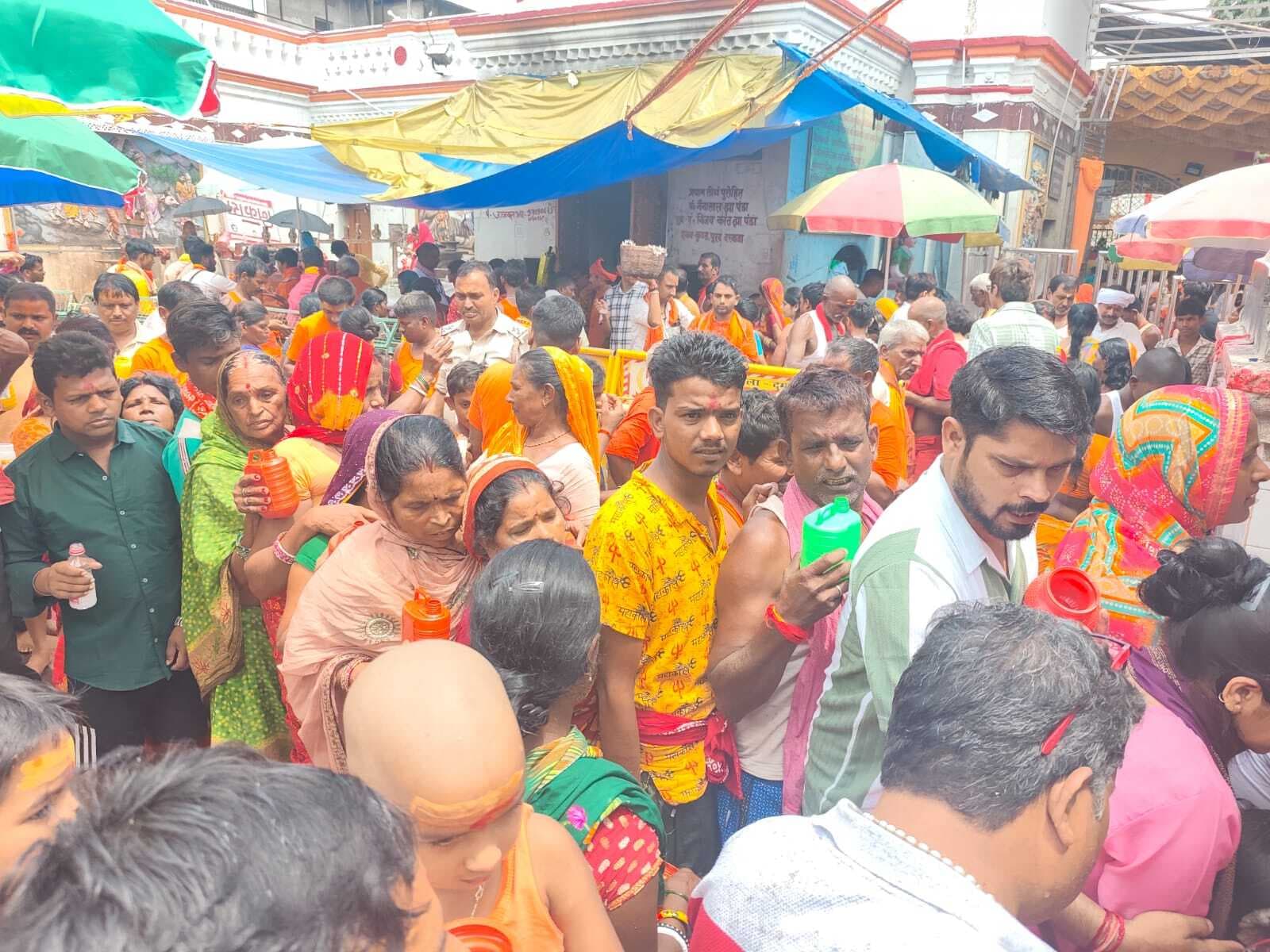 48 हजार कांवरियों ने फौजदारीनाथ को किया जलाभिषेक