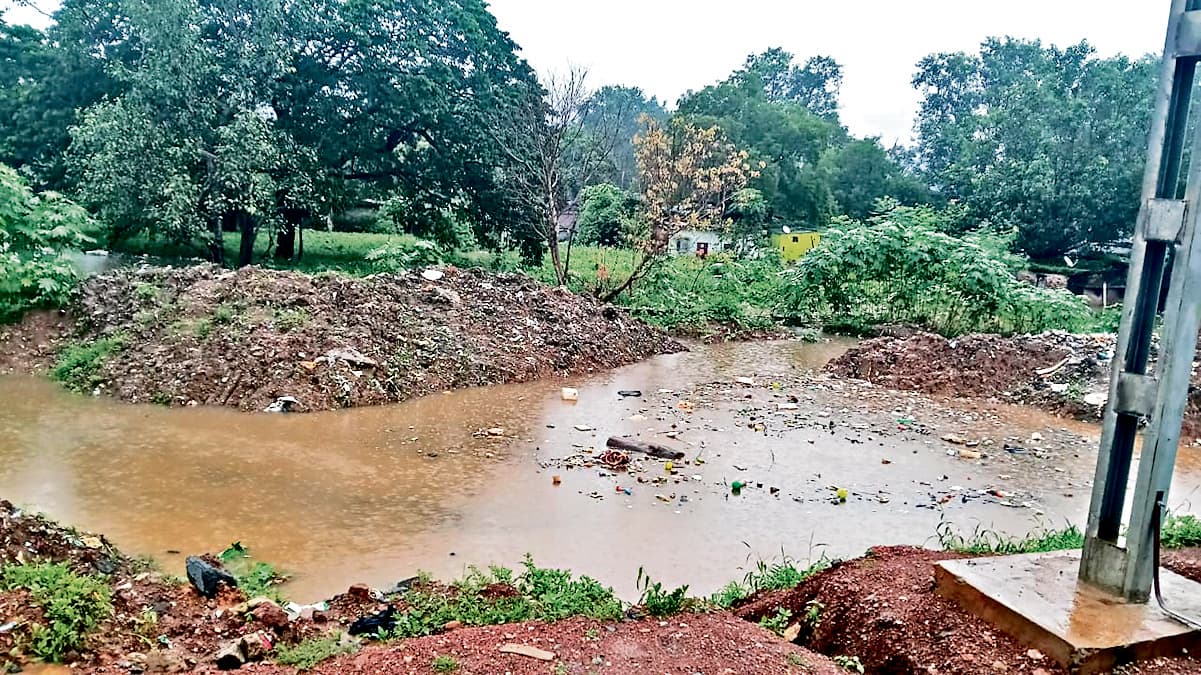 Rourkela News: मालगोदाम बस्ती में 75 घर डूबे, घटिया सड़क निर्माण की भी खुली पोल