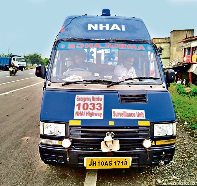 Dhanbad News : सड़क दुर्घटना में सहायता के लिए एनएच पर उपलब्ध रहेगी एंबुलेंस