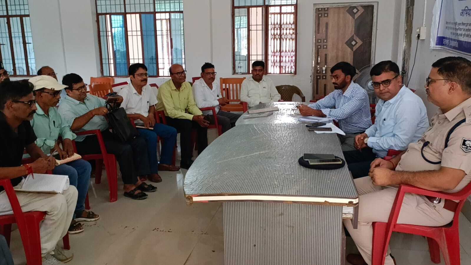 उचकागांव में विस चुनाव में बाधा डालने वालों का तैयार होगा डेटा, होगी कार्रवाई