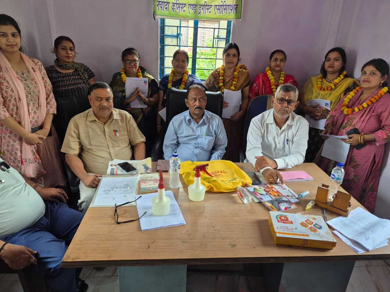 जिला दवा विक्रेता संघ चुनाव के लिए छह महिला प्रत्याशियों ने भरा पर्चा