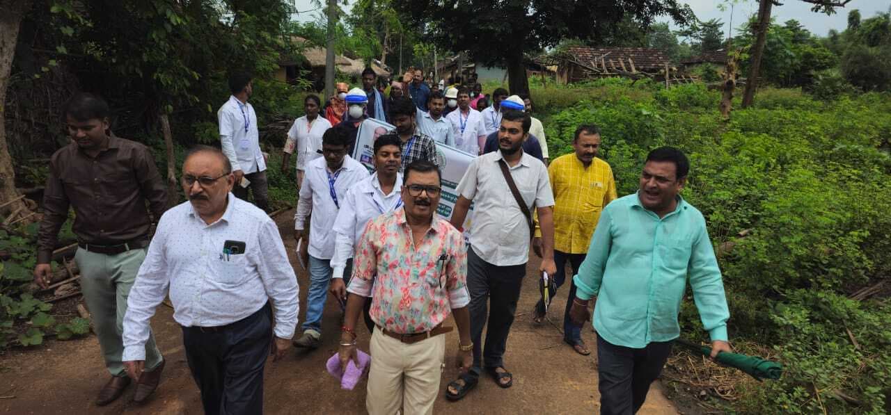 बड़ा कुटलो गांव से कालाजार उन्मूलन के लिए छिड़काव शुरू
