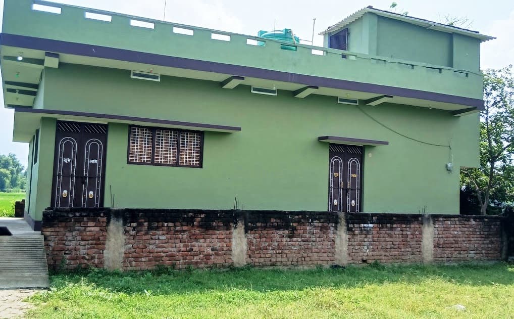 देवकुंड में कैमूर थानाध्यक्ष सहित चार घरों को चोरों ने बनाया निशाना