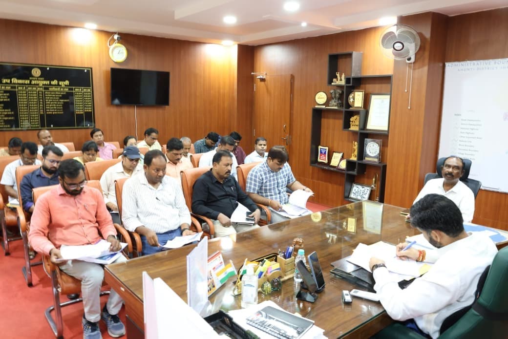 प्लास्टिक कचरा संग्रहण व विद्यार्थियों में स्वच्छता जागरूकता का दिया निर्देश