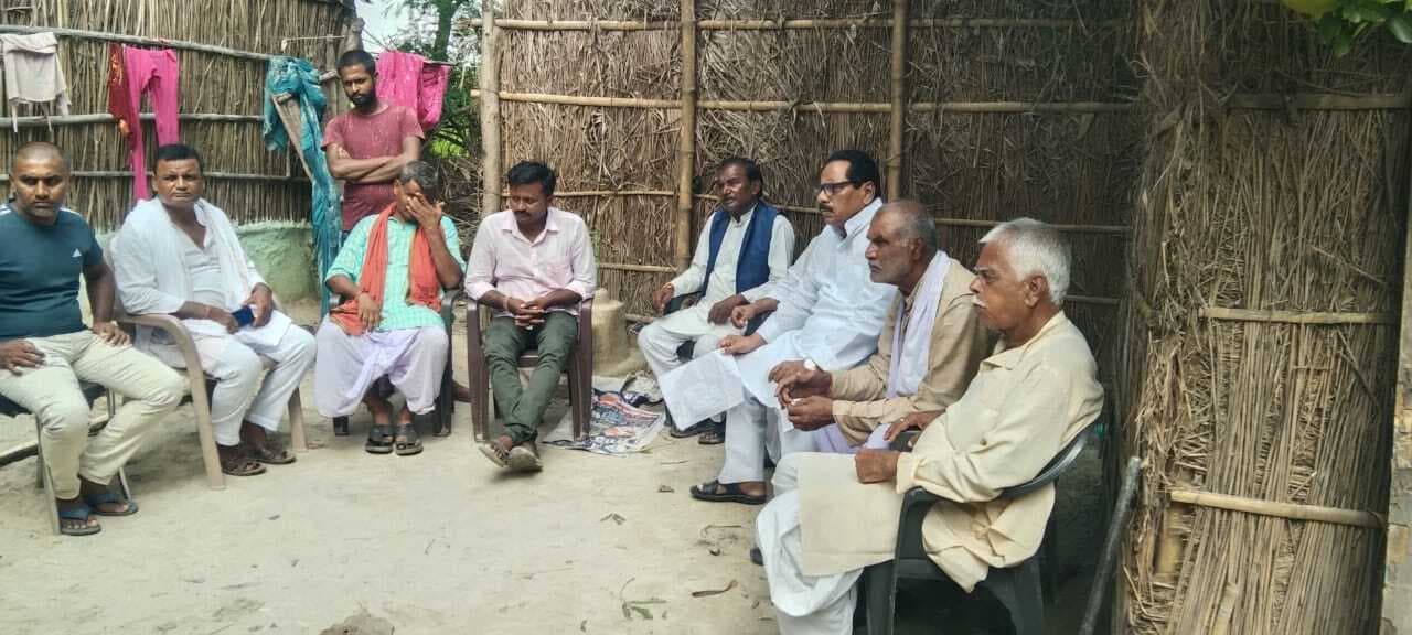 Samastipur News:पीड़ित परिजनों से कांग्रेस प्रतिनिधि मंडल ने की मुलाकात
