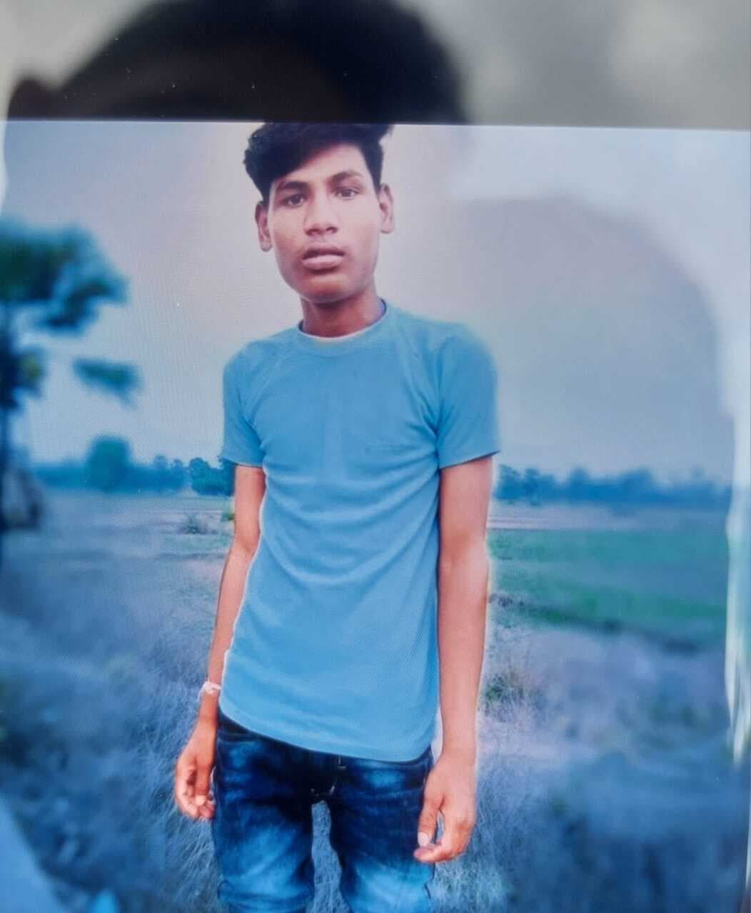 उग्र लोगों ने जाम की सड़क