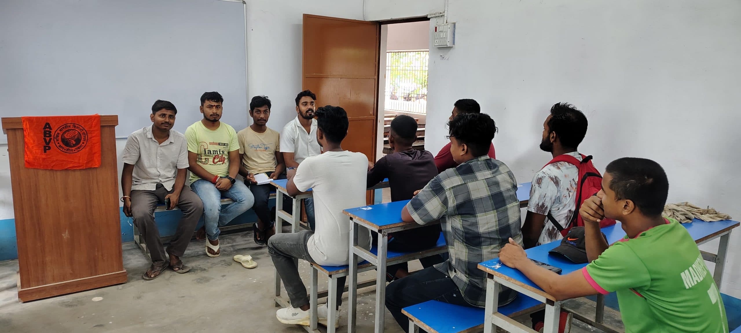 कॉलेज की समस्याओं को किया गया रेखांकित