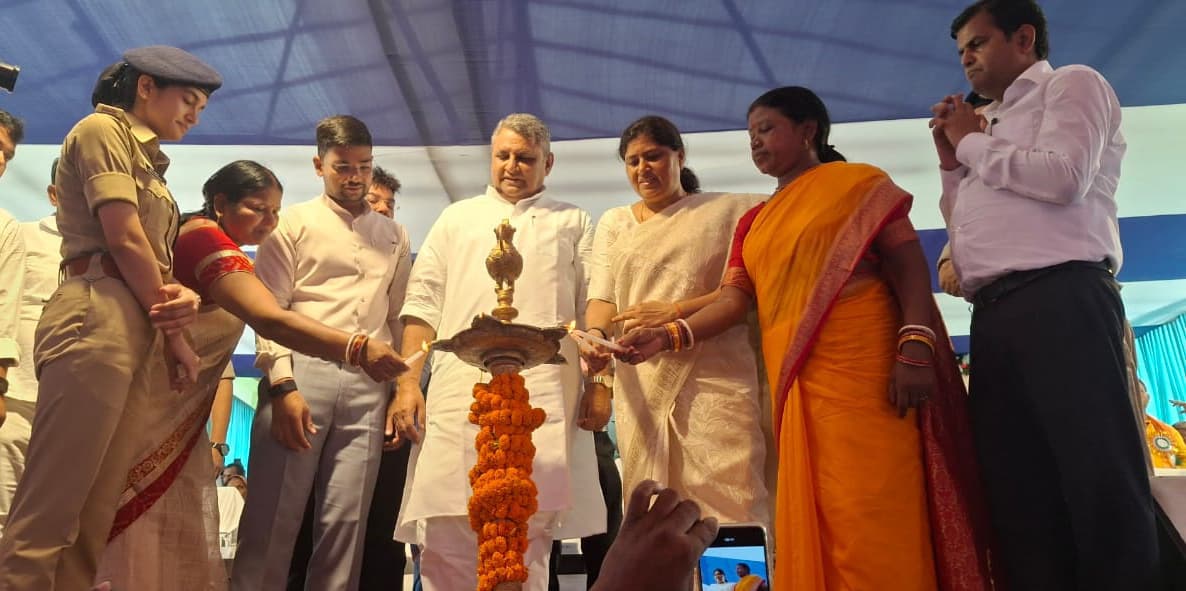 बलिदानियों की धरती धमदाहा को नमन, गांधीजी के सपनों का बिहार बना रहे सीएम : विजय चौधरी