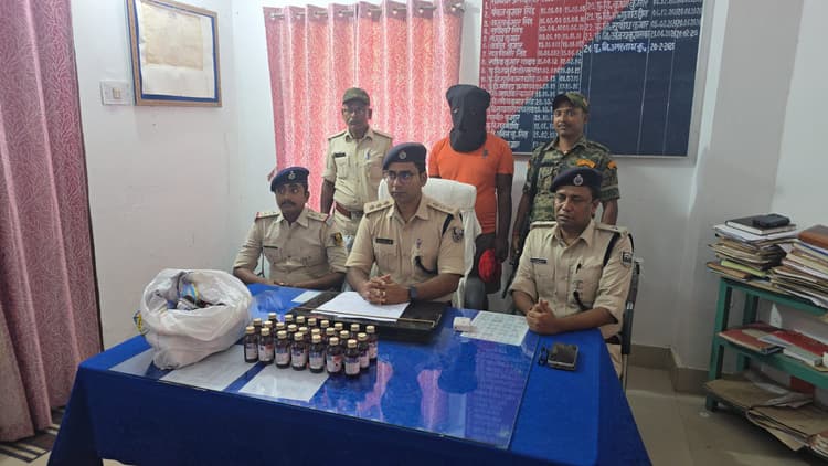 पुलिस की कार्रवाई, नशीला कफ सिरप बरामद