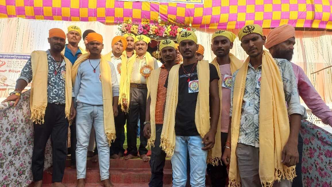 तीन दिवसीय गुरुपर्व में केएम सेवा के युवकों को किया सम्मानित