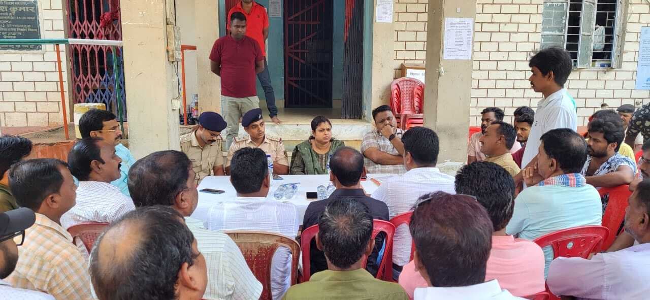 फलका में गणेश चतुर्थी पूजा को लेकर शांति समिति की बैठक आयोजित