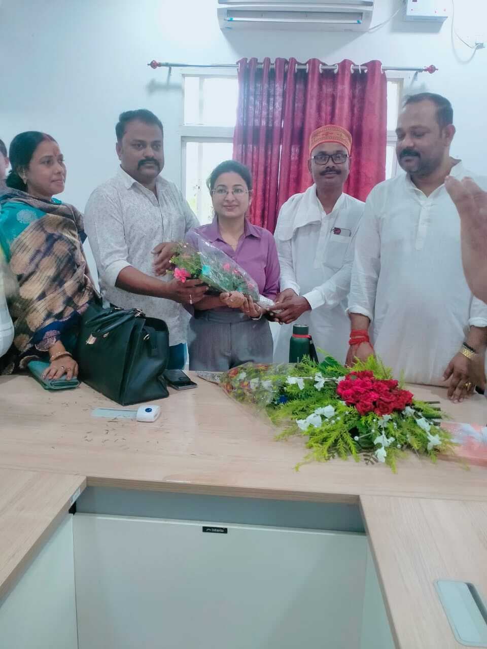 जदयू संगठन प्रभारी सह जिला महासचिव ने एसडीओ का किया स्वागत