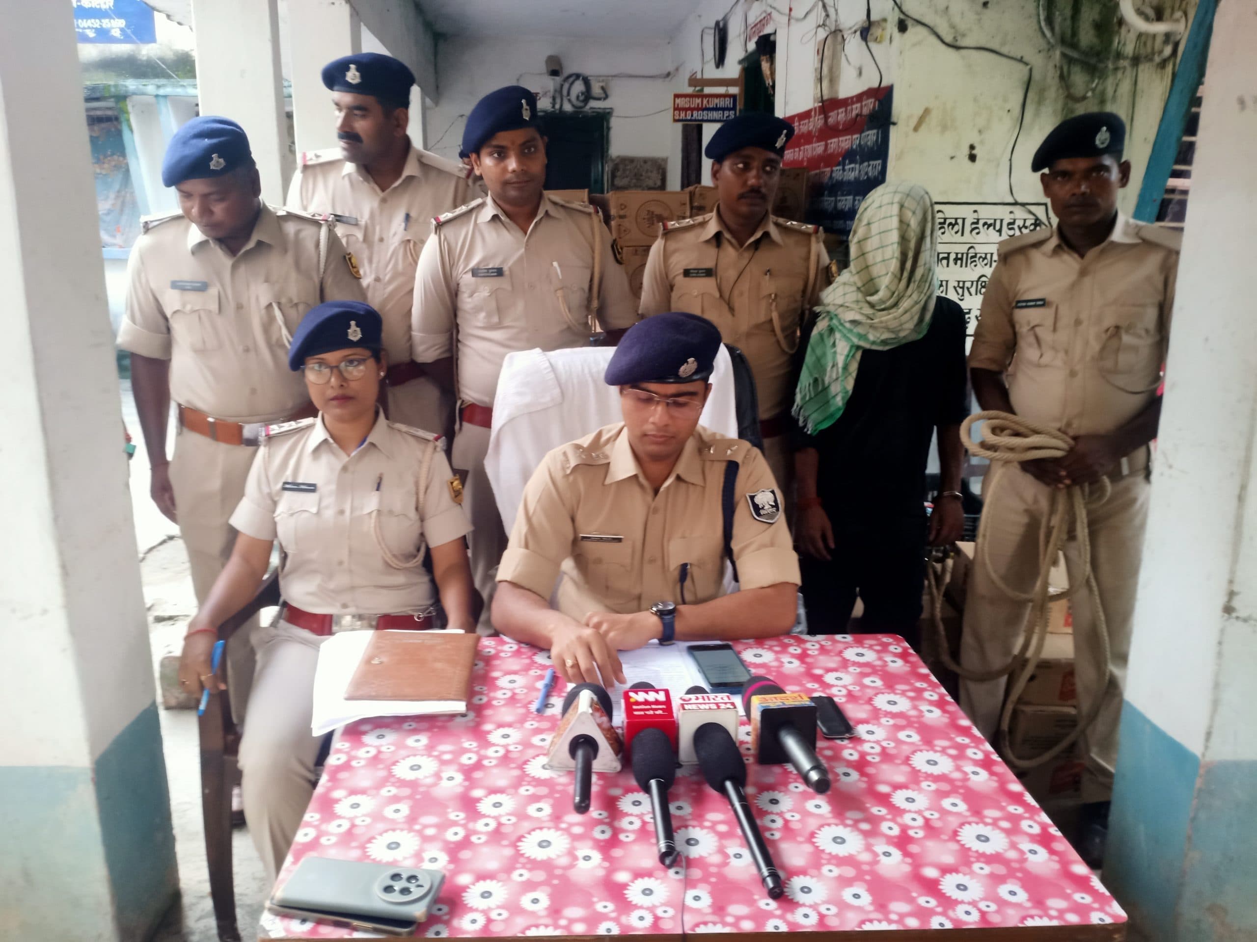 रोशन के महानंदा चेक पोस्ट पर पिकअप से 1206 लीटर शराब किया गया जब्त, एसपी