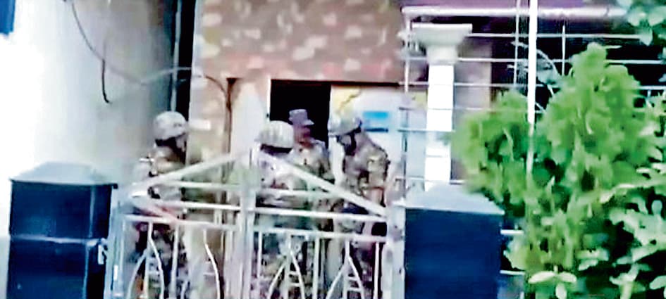 गिरफ्तार विधायक जीवन कृष्ण साहा के रिश्तेदार के यहां भी रेड