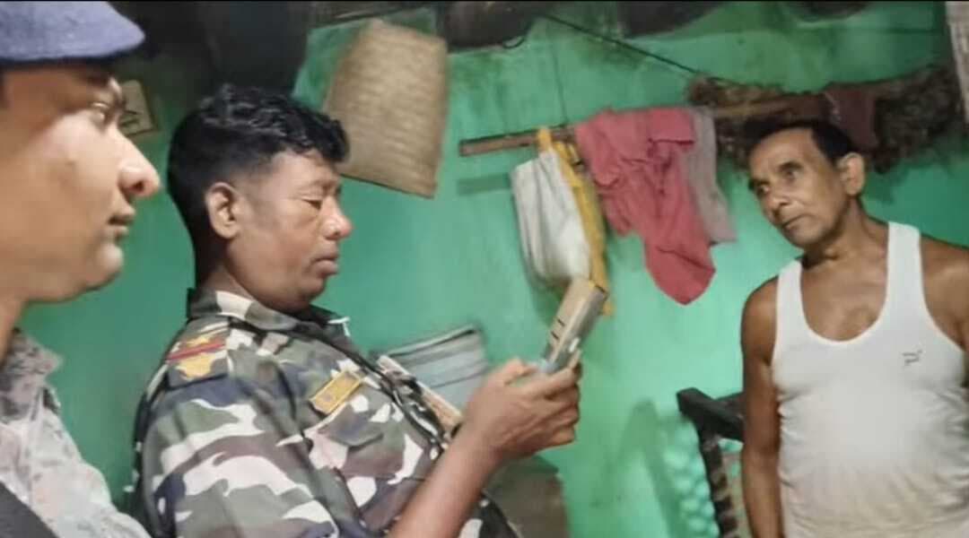 Bokaro News : सियालजोरी गांव के छह घरों से पांच लाख से अधिक की संपत्ति चोरी