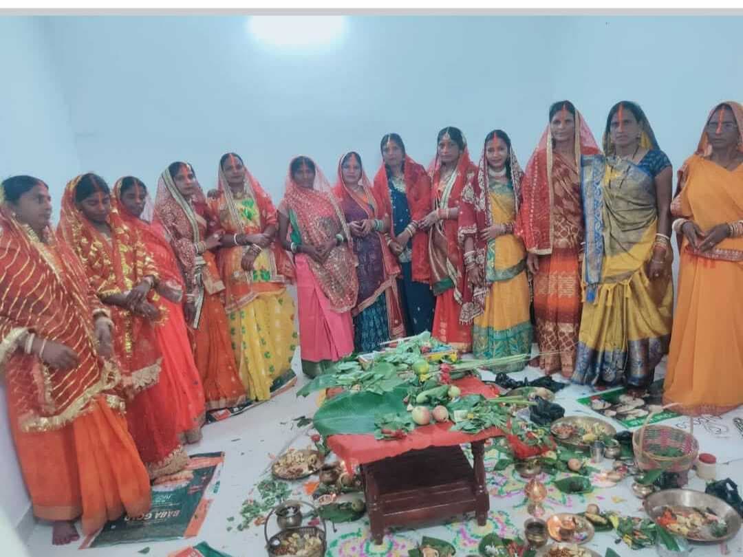 Giridih News : नहाय खाय के साथ हरितालिका तीज का व्रत शुरू, कल सुबह होगा पाराण