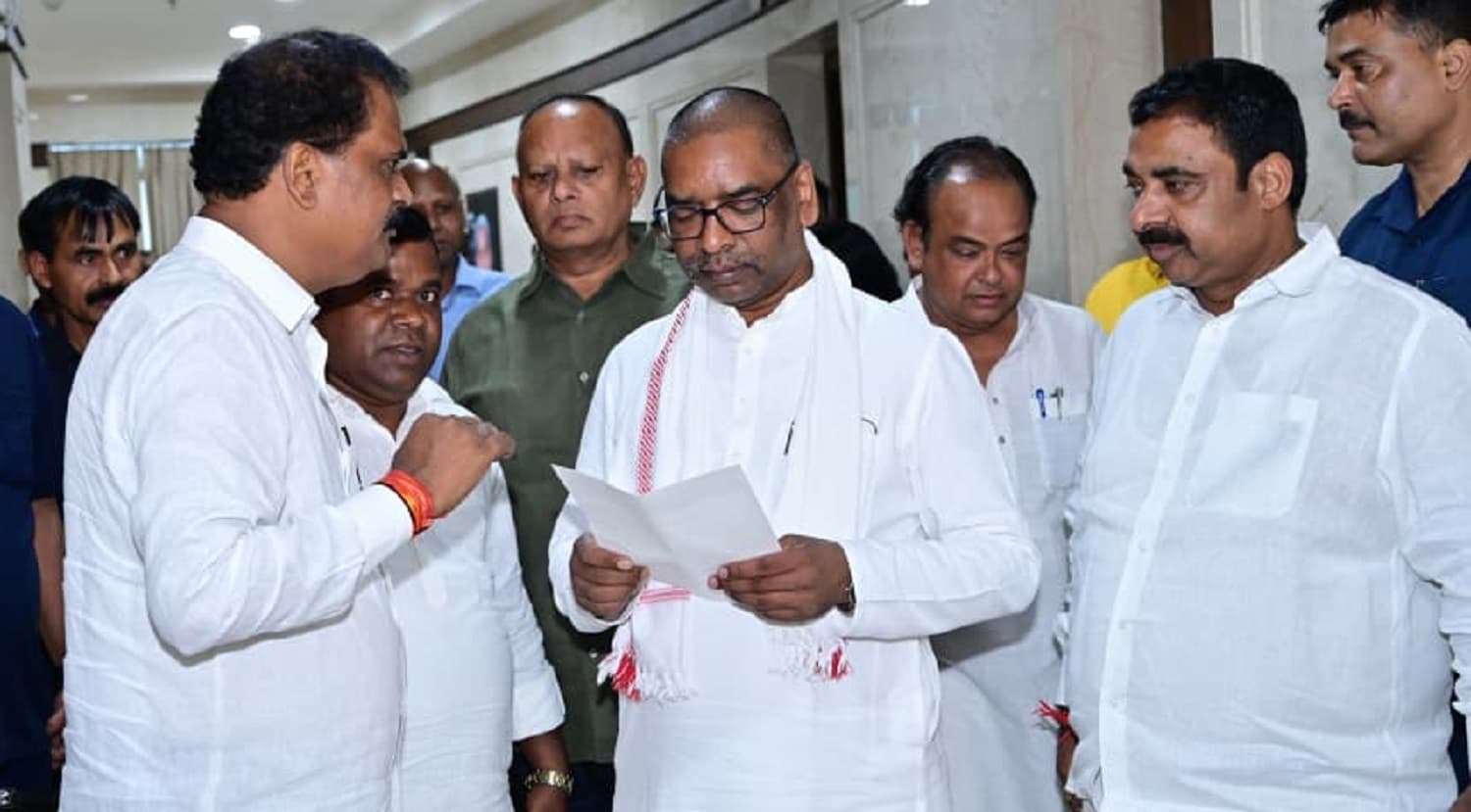 Bokaro News : बोकारो हवाई अड्डे का नाम दिशोम गुरु शिबू सोरेन रखने की मांग