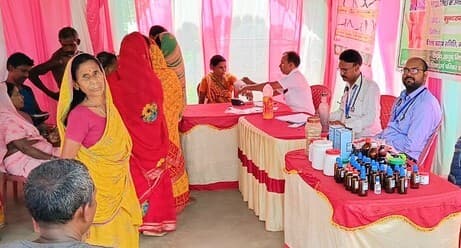 सुंदरपहाड़ी में निःशुल्क स्वास्थ्य जांच शिविर आयोजित