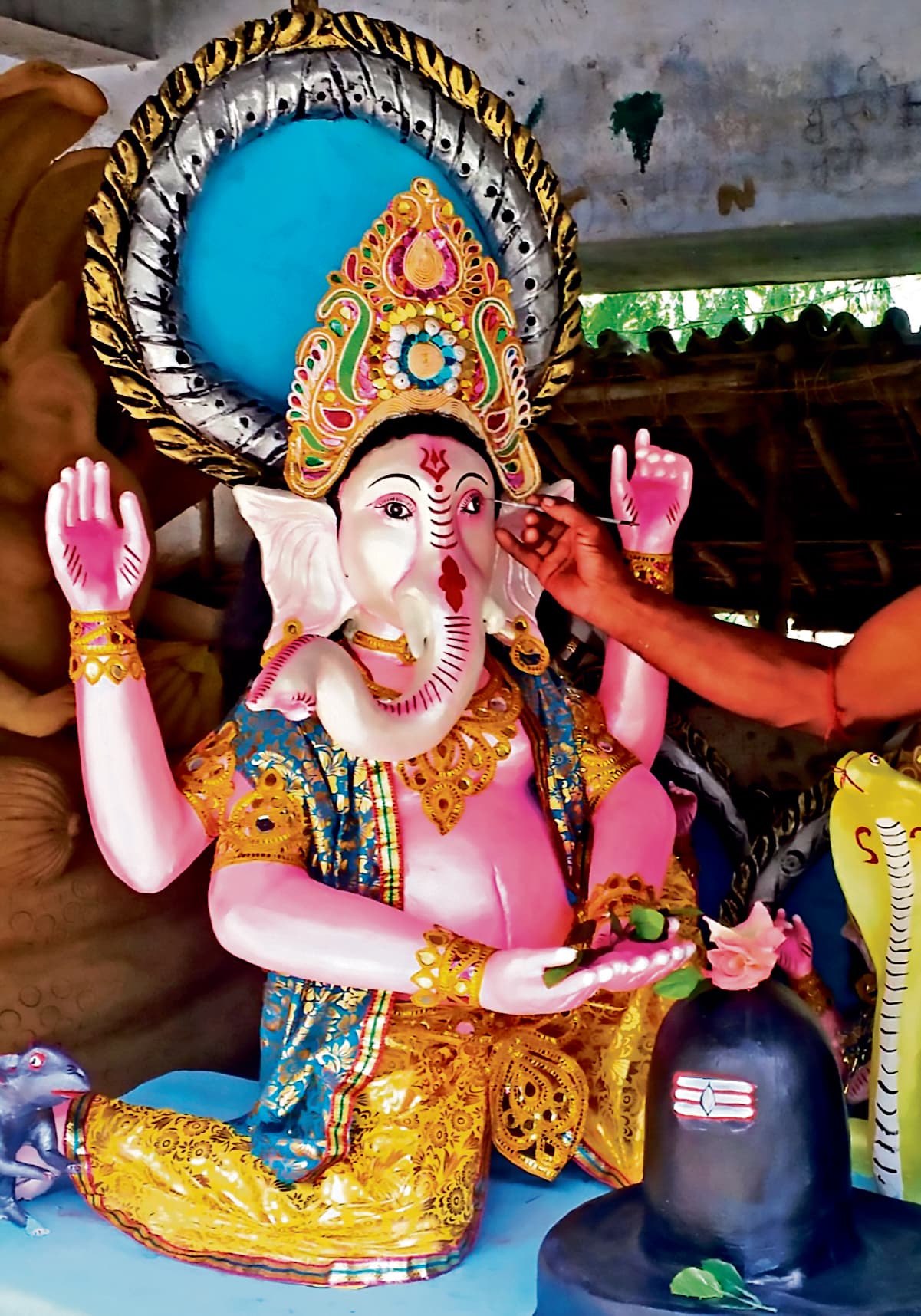 Seraikela Kharsawan News : मंदिरों से लेकर पूजा पंडालों में कल पूजे जायेंगे विघ्नहर्ता