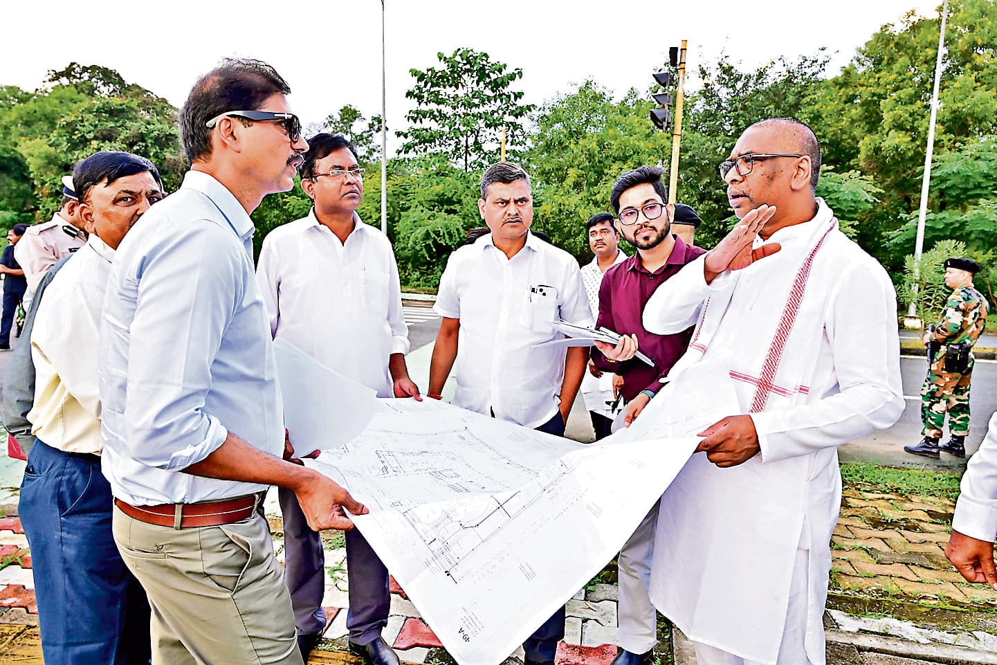 Jharkhand Govt News : सीएम ने स्मार्ट सिटी में अधूरे पड़े कन्वेंशन सेंटर का किया निरीक्षण