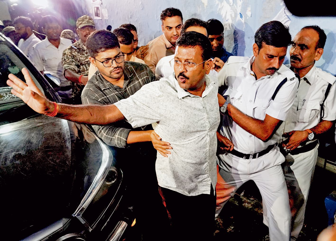 अब इडी ने तृणमूल कांग्रेस विधायक जीवन कृष्ण साहा को किया गिरफ्तार