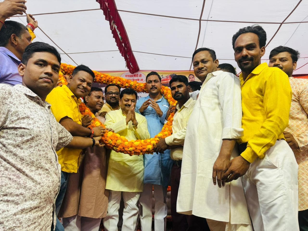 Bettiah : संघर्ष समिति ने छितौनी-तमकुही रेल परियोजना को शुरू कराने वाले जनप्रतिनिधियों को किया सम्मानित